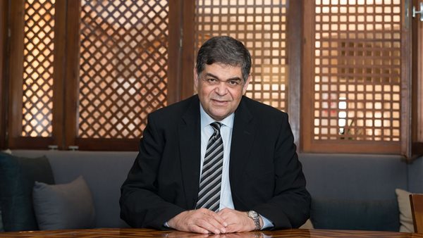 الدكتور أشرف حاتم