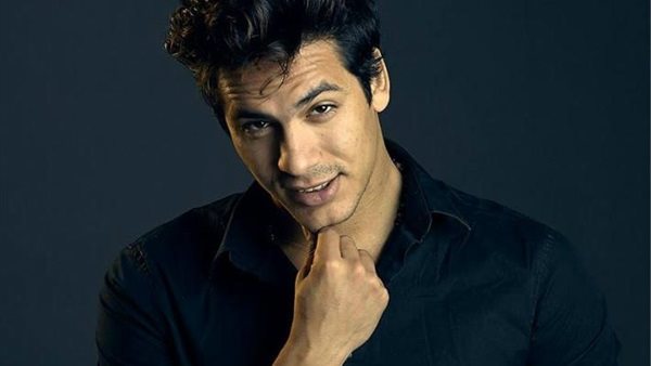 المطرب أحمد حسن