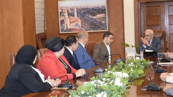  اجتماع محافظ بورسعيد