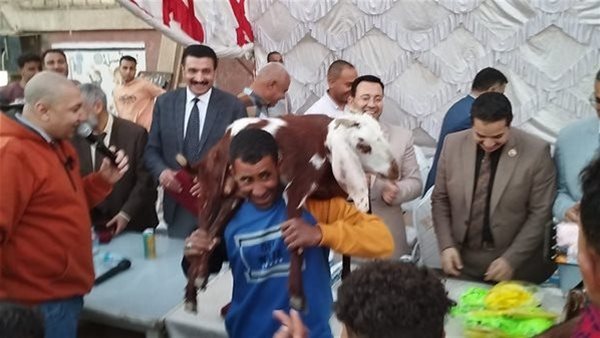 فوز مشجع رياضى بمعزة