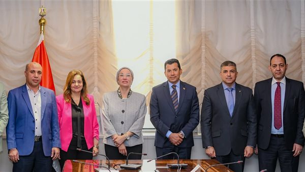 وزيرا الشباب والرياضة