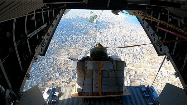 القوات الجوية تسقط