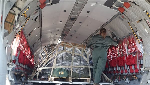 إنزالات جوية للمساعدات