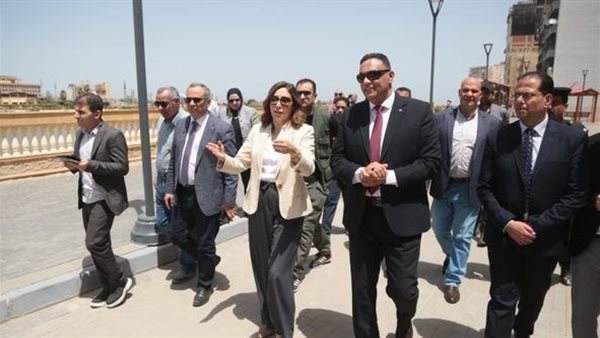 جولة تفقدية  لوزيرة