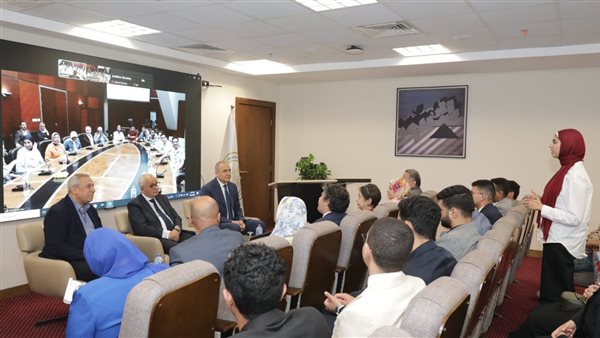 وزير التعليم يستقبل