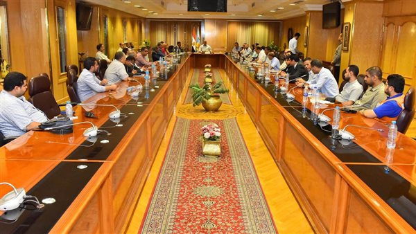 لقاء محافظ أسيوط