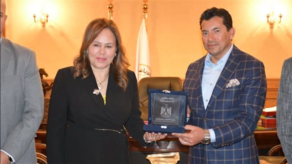 أشرف صبحي وزير الشباب