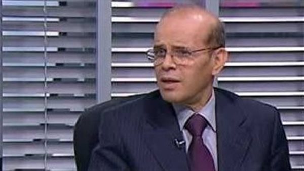 أحمد يوسف، مساعد