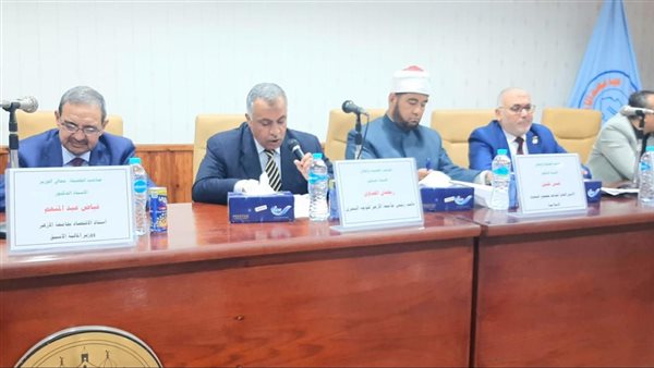 جانب من الندوة 