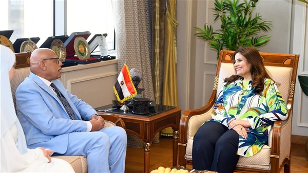 وزيرة الهجرة تستقبل