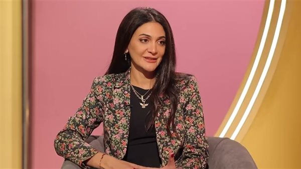 الفنانة التشكيلية