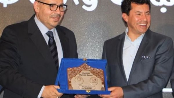 وزير الشباب والرياضة