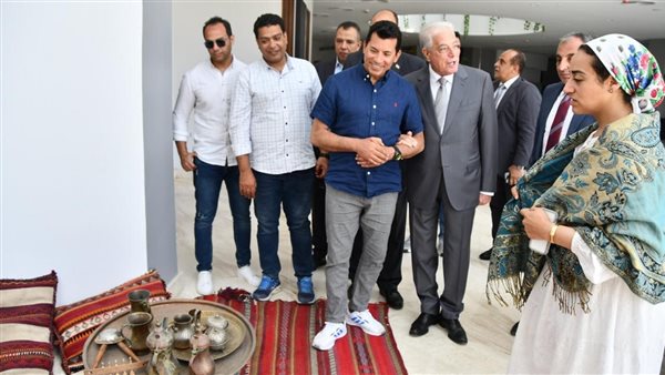 وزير الشباب والرياضة