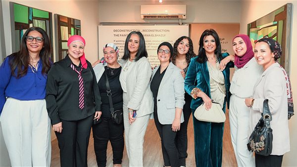 منى الشاذلى تحتفل