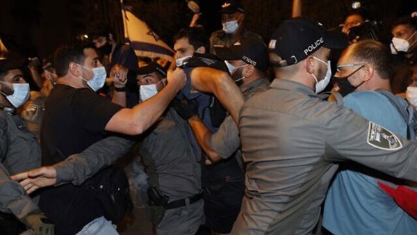 اشتباكات بين الشرطة