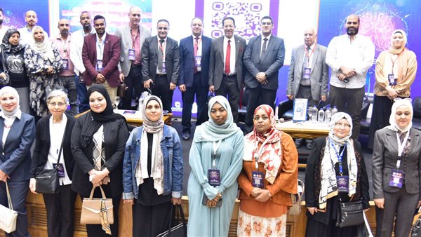 مؤتمرا علميا