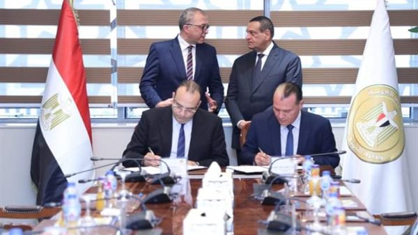 خلال توقيع البروتوكول