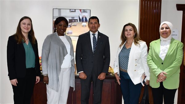 وزير الشباب والرياضة