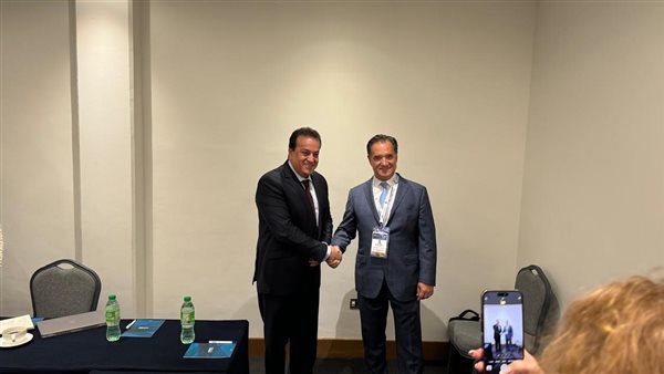 وزير الصحة مع نظيره