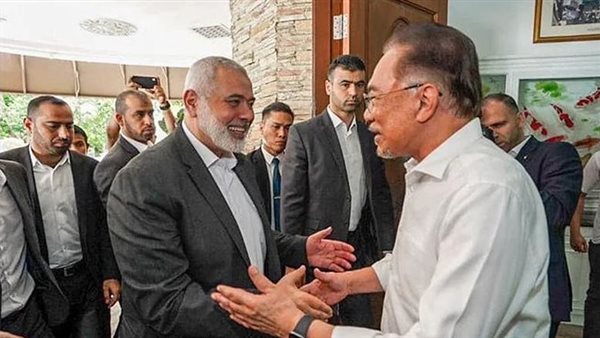 رئيس الوزراء الماليزي يلتقي بوفد من حماس خلال زيارته لقطر 