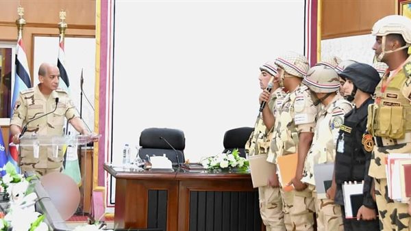 وزير الدفاع 