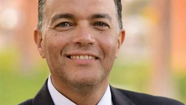 هشام عرفات وزير النقبل