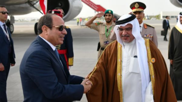 وصول الرئيس للبحرين