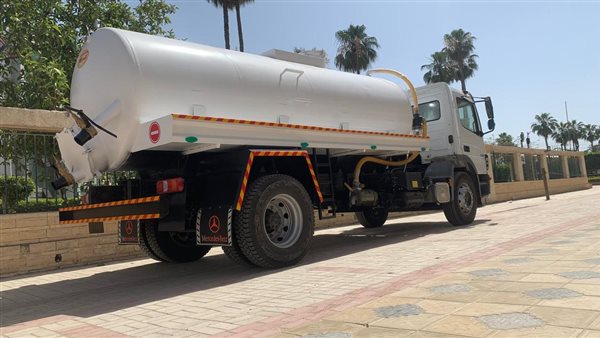 سيارة كسح مياه