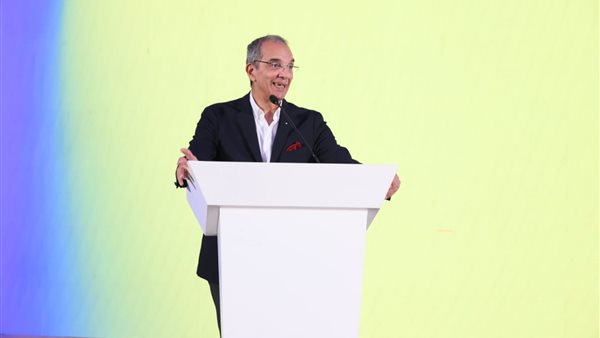 الدكتورعمرو طلعت