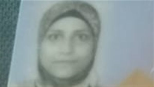 أزهرية تعرض طفلها