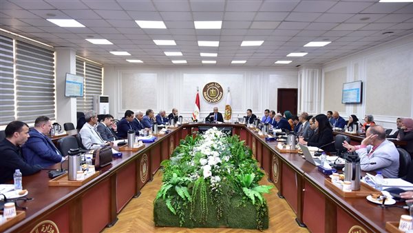 اجتماع وزير العمل