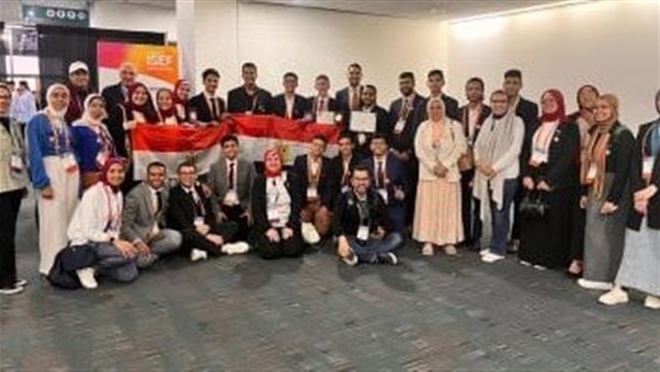 وزير التعليم يهنئ