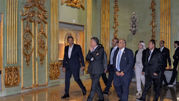 وزير السياحة والآثار