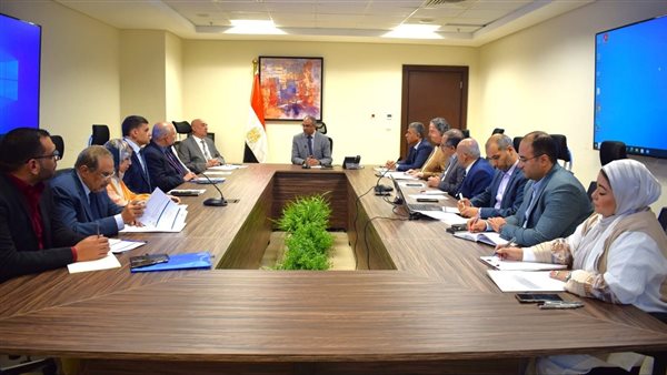 وزير الإسكان عاصم