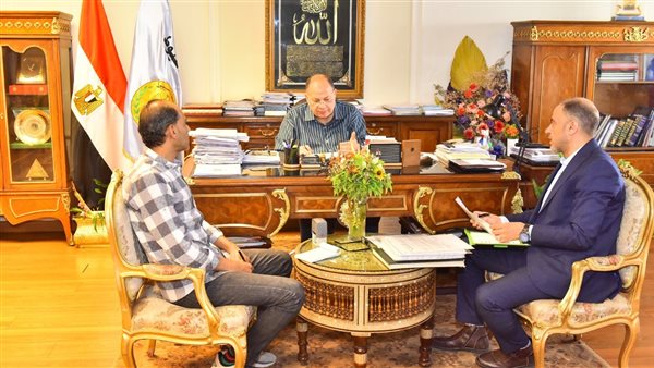 اجتماع محافظ اسيوط