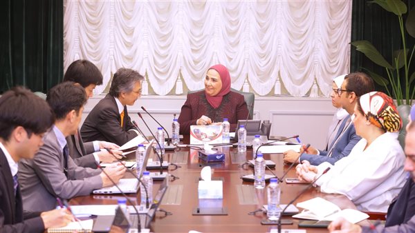 اجتماع نيفين القباج