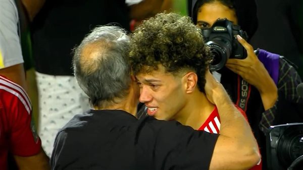 بكاء إمام عاشور