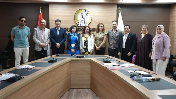 لجنة الفنون والآداب