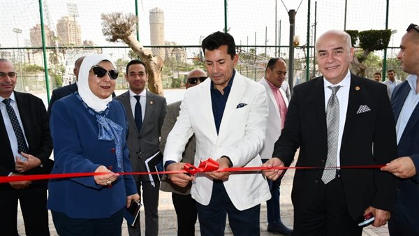 وزير الشباب والرياضة