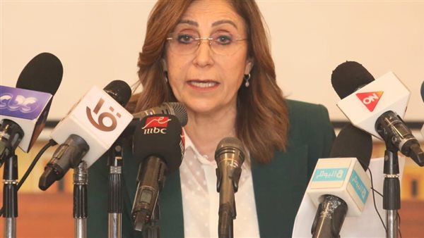 وزيرة الثقافة 