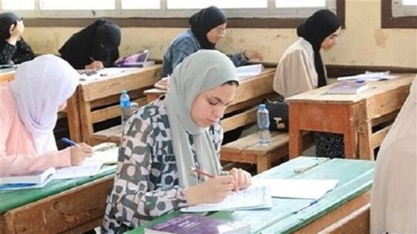 طلاب الثانوية 