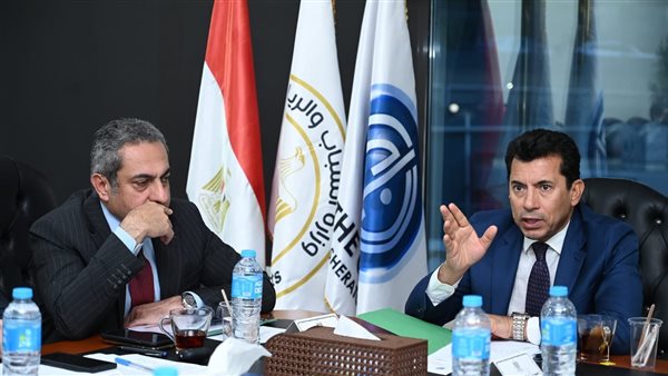 اجتماع أشرف صبحى