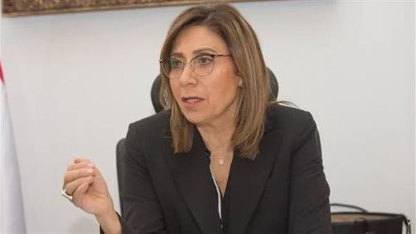 وزيرة الثقافة 