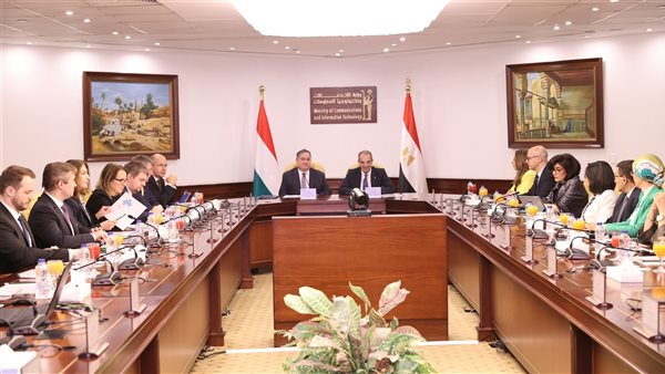 وزير الاتصالات