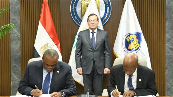 وزير البترول يشهد