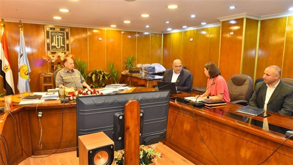 محافظ أسيوط 