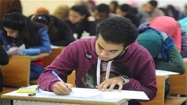 طلاب الثانوية 