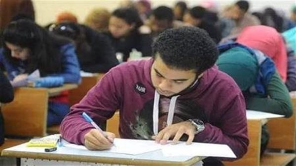 طلاب الثانوية 