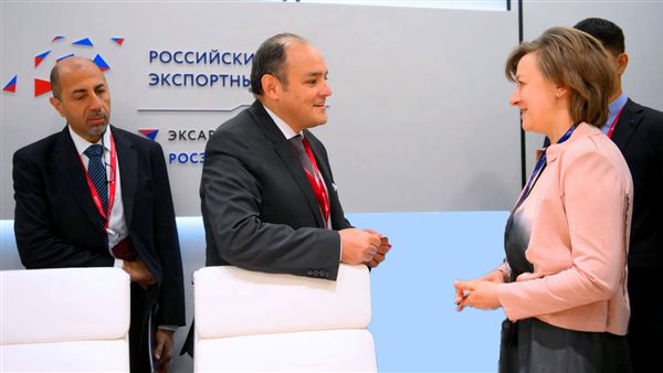 اجتماع وزير النجارة