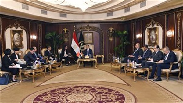  وزير الداخلية